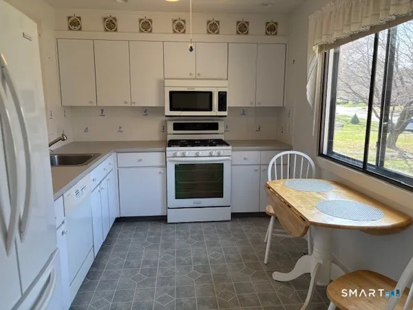 $485,000 | 99 Seminole Lane, Unit A, Stratford, CT 06614