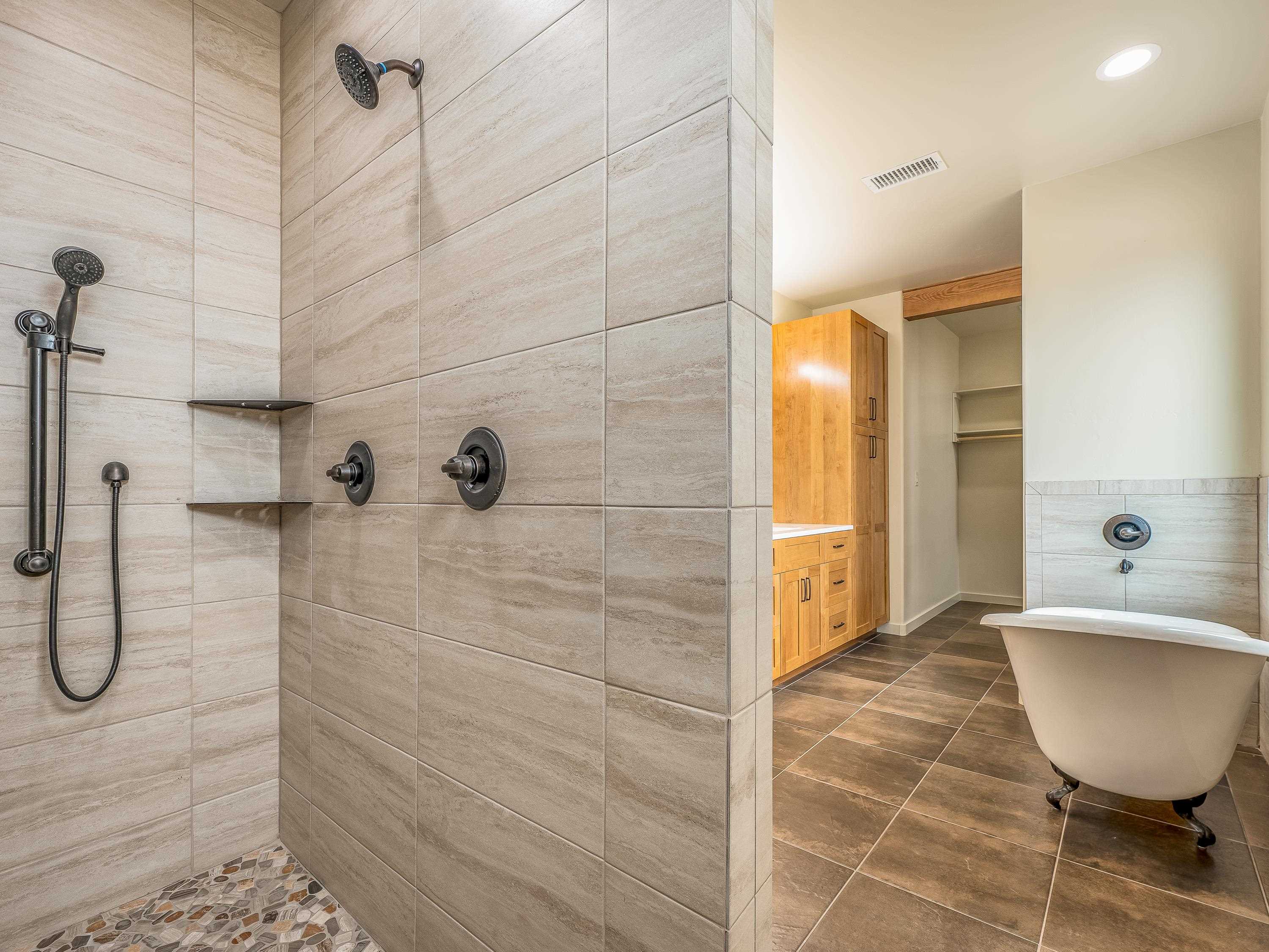 421 Este Es Road Taos, NM 87571 - Photo 19 of 30 Gallery Image 19