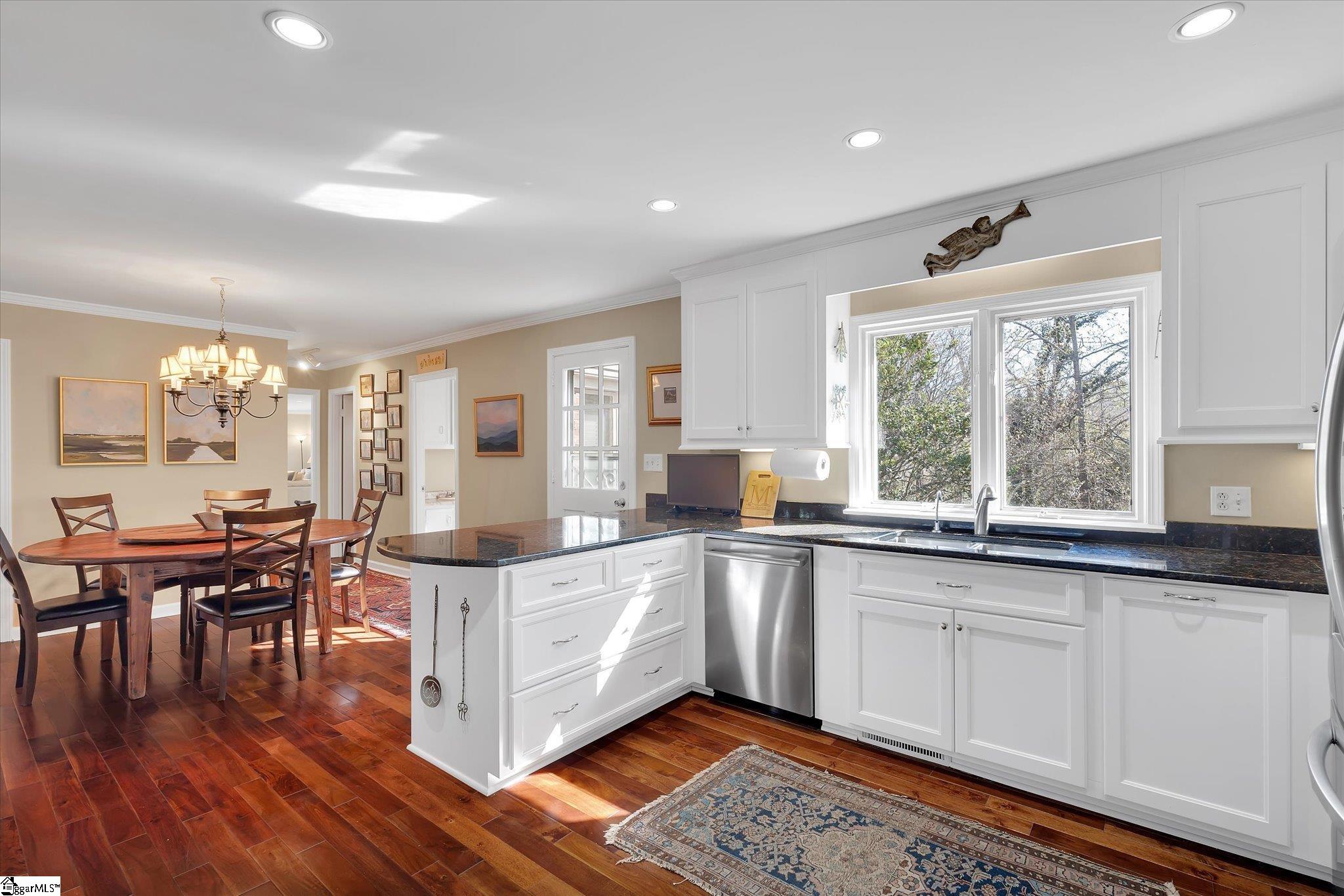 400 Longview Drive Laurens, SC 29360 - Photo 8 of 42