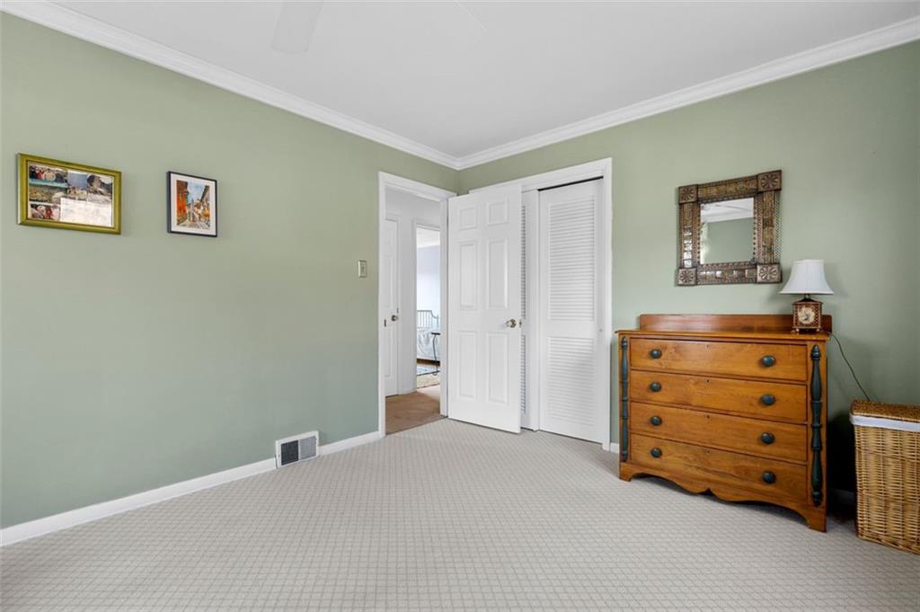 205 Farmington Road Pittsburgh, PA 15215 - Photo 16 of 25 Gallery Image 16