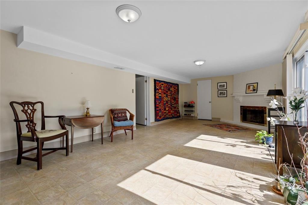205 Farmington Road Pittsburgh, PA 15215 - Photo 20 of 25 Gallery Image 20