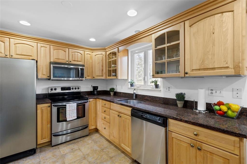 205 Farmington Road Pittsburgh, PA 15215 - Photo 5 of 25 Gallery Image 5