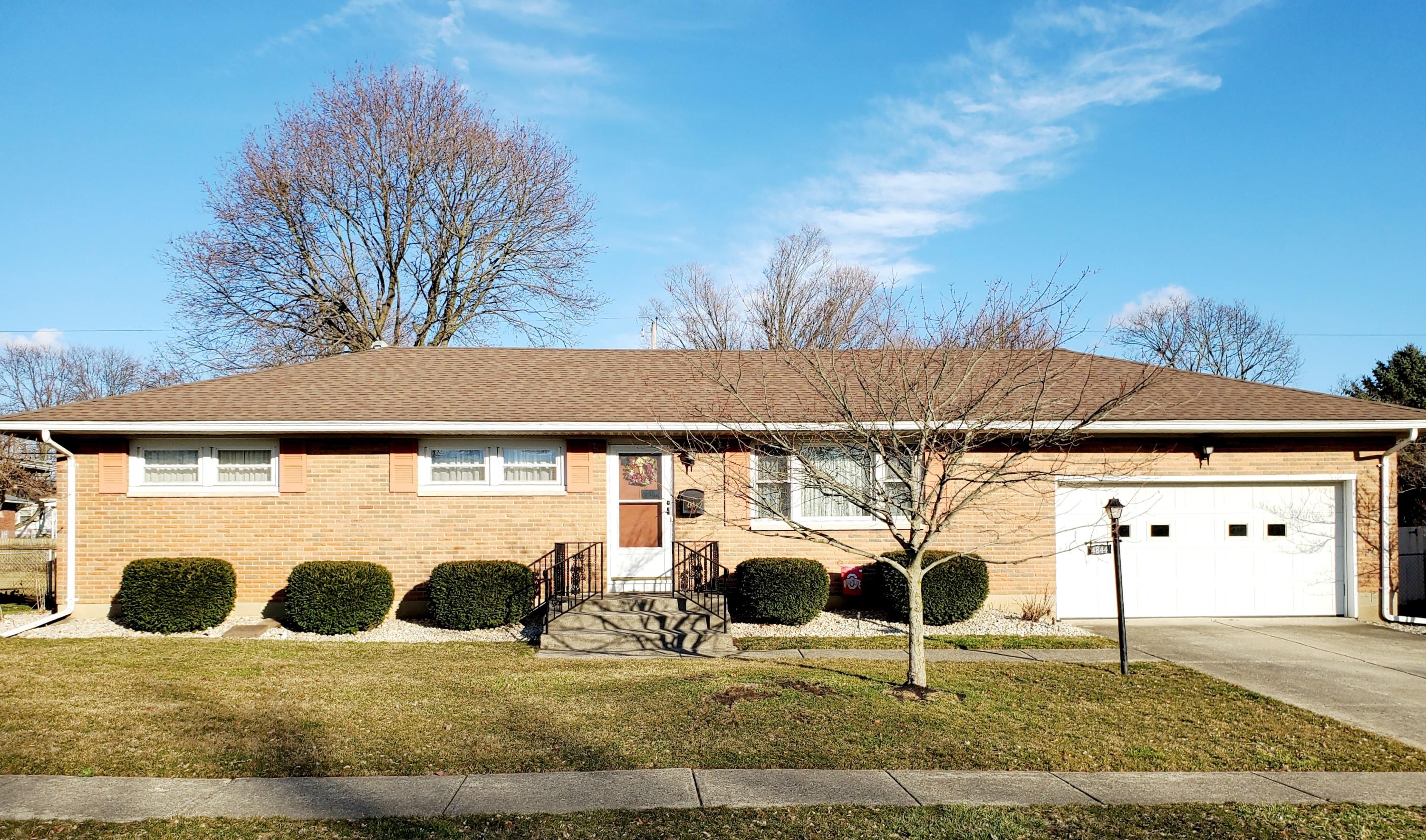 4844 Ashley Drive Springfield, OH 45503 - Photo 2 of 32