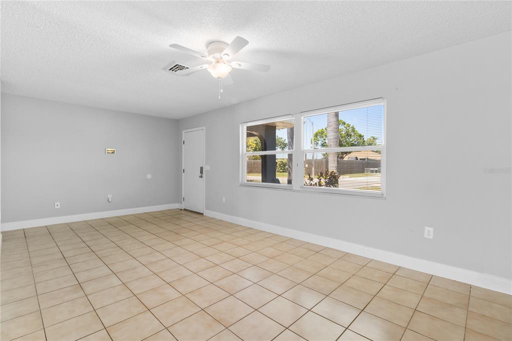 170 Argus Road Venice, FL 34293 - Photo 4 of 34 Gallery Image 4