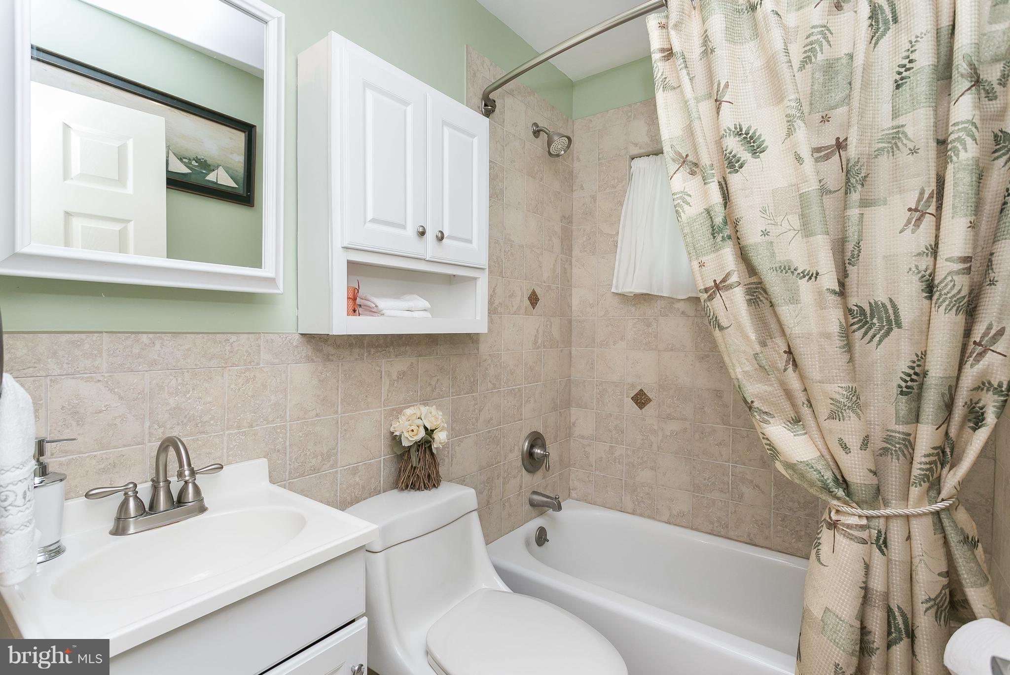 2444 Ellis Road Baltimore, MD 21234 - Photo 15 of 28 Nice appointed Full Bath