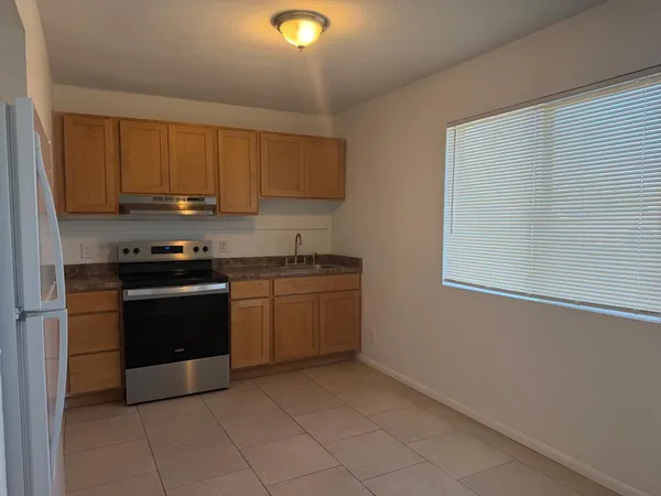 $1,100 | 2553 East Pueblo Avenue, Unit 1, Phoenix, AZ 85040