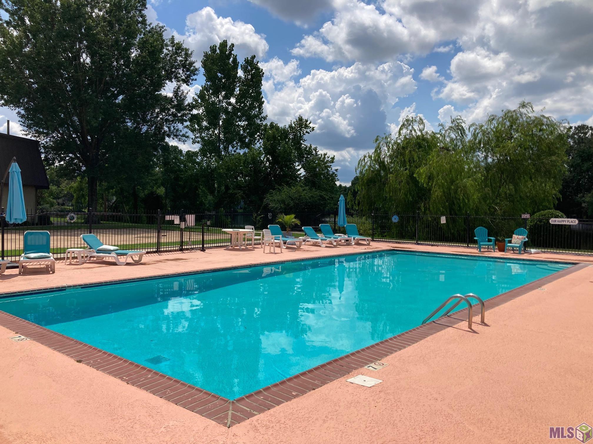 10286 West Winston Avenue, Unit 8 Baton Rouge, LA 70809 - Photo 3 of 5