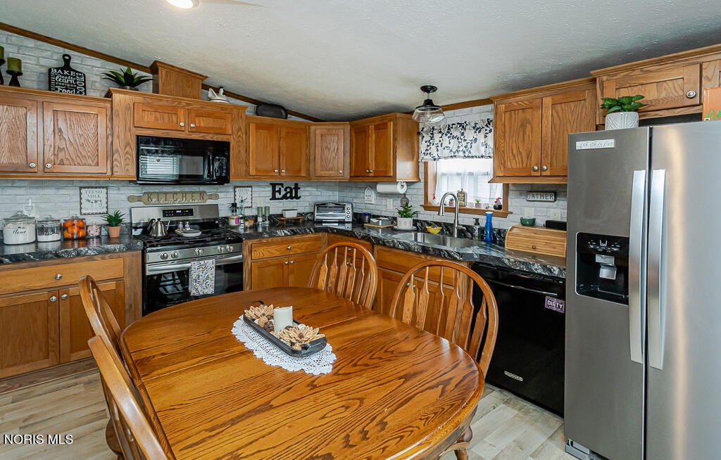 27484 Oregon Road, Unit 86 Perrysburg, OH 43551 - Photo 19 of 33 175A0684