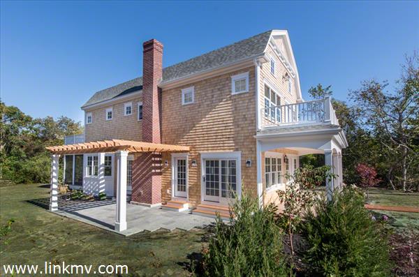 57 Clevelandtown Road Edgartown, MA 02539 - Photo 34 of 34 front view of house with a yard