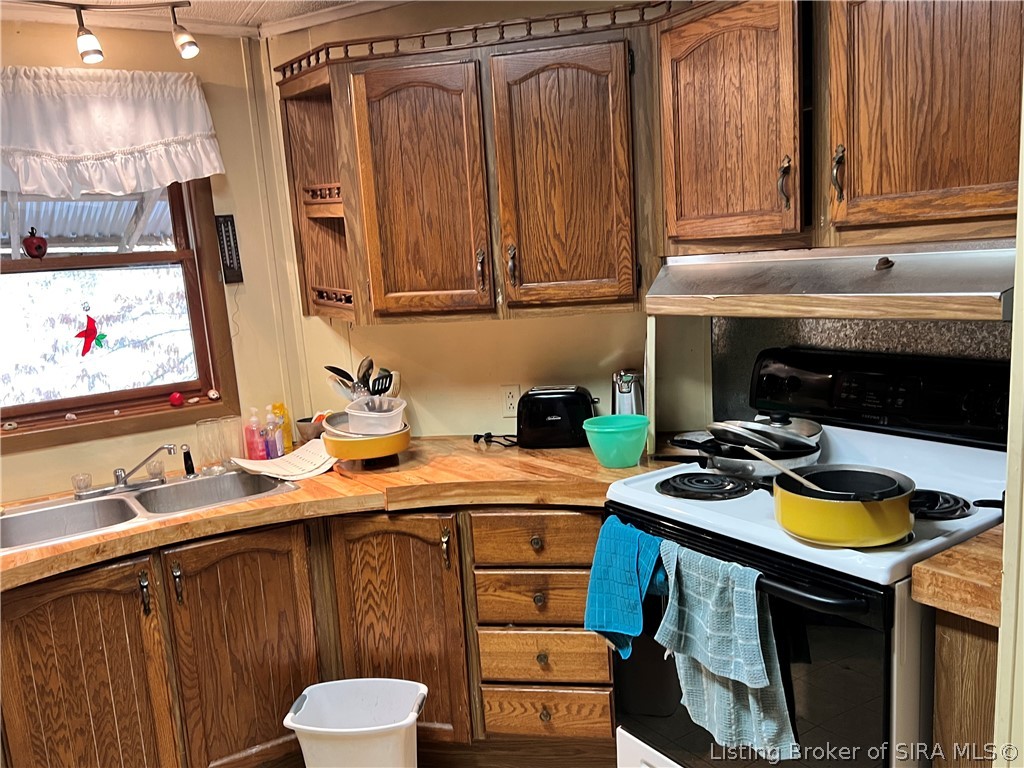 3272 Edwardsville Galena Road Georgetown, IN 47122 - Photo 16 of 25 Kitchen