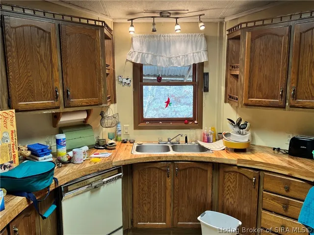 $375,000 | 3272 Edwardsville Galena Road, Georgetown, IN 47122