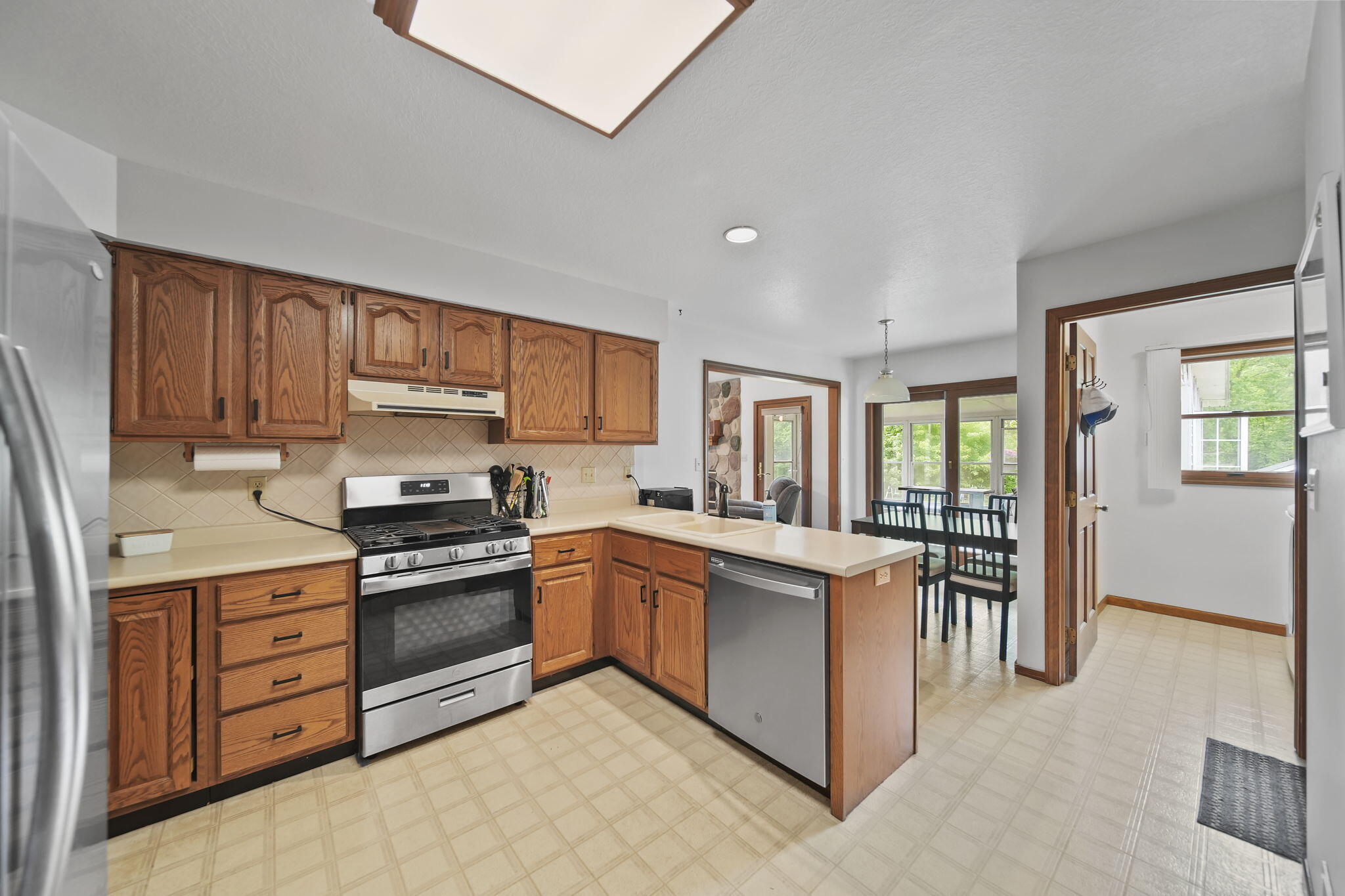 3395 Hartley Drive Adrian, MI 49221 - Photo 12 of 36 18-web-or-mls-DSC08888