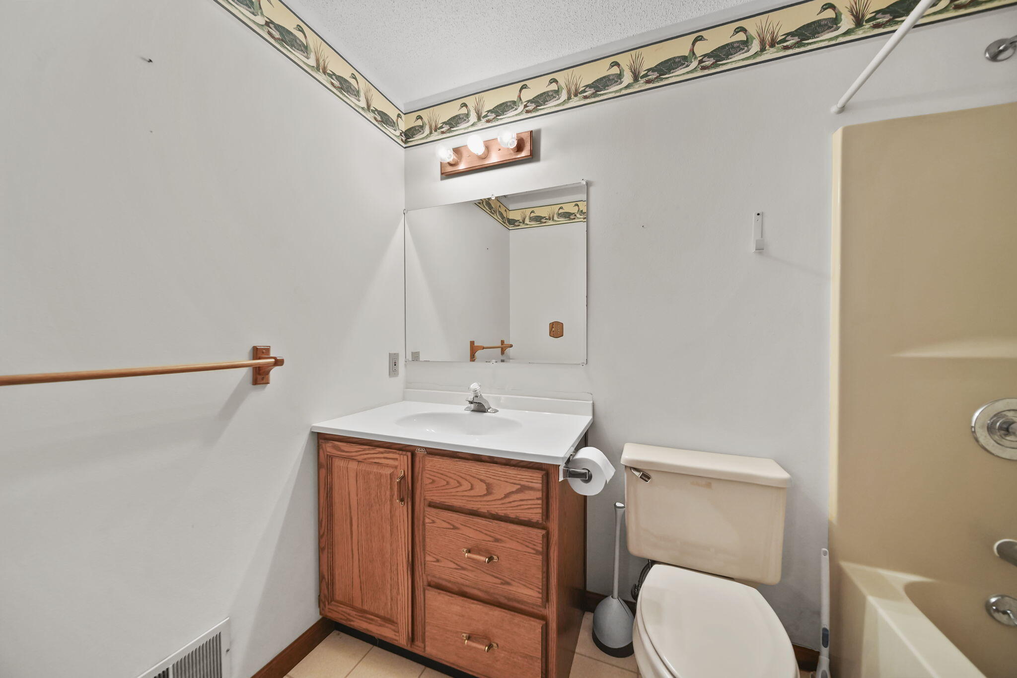 3395 Hartley Drive Adrian, MI 49221 - Photo 29 of 36 39-web-or-mls-DSC09036