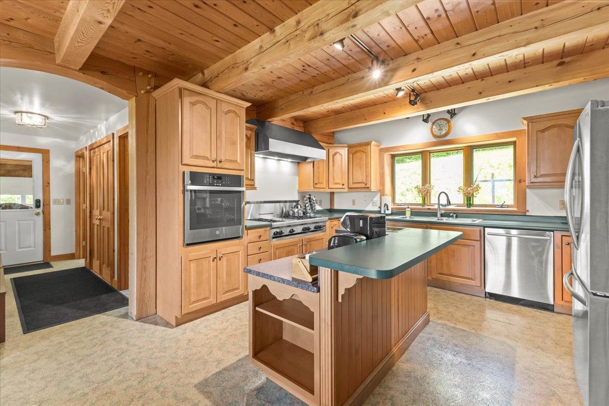 428 Wright Road Cambridge, VT 05464 - Photo 11 of 54