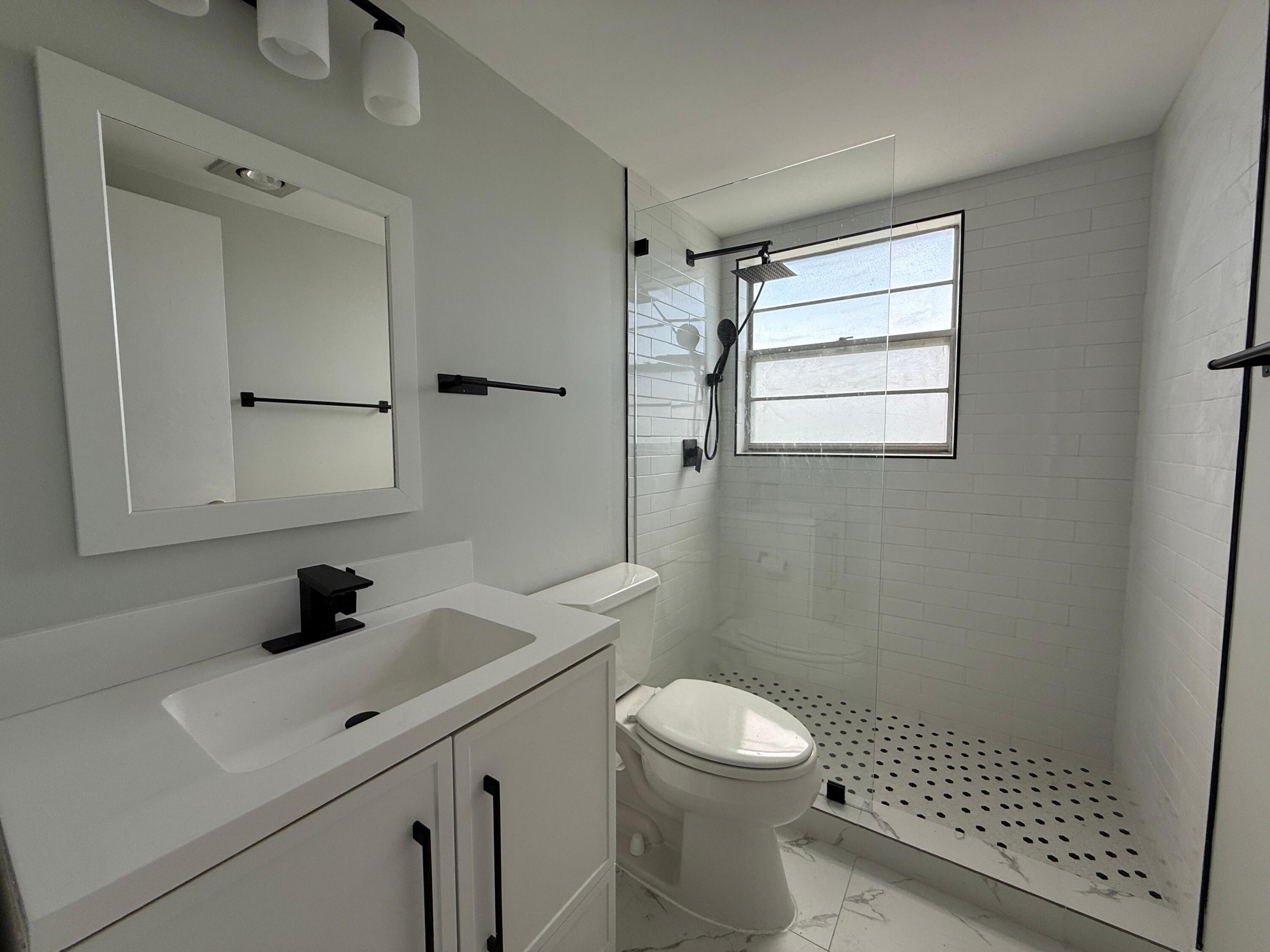 365 Brighton I, Unit 365I Boca Raton, FL 33434 - Photo 7 of 9 c012dc6a-1fec-42c2-b63f-f15489f6ca2a