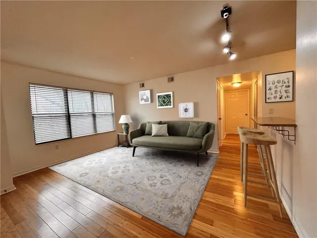 $205,000 | 935 Washington Street, Unit 104, Kansas City, MO 64105