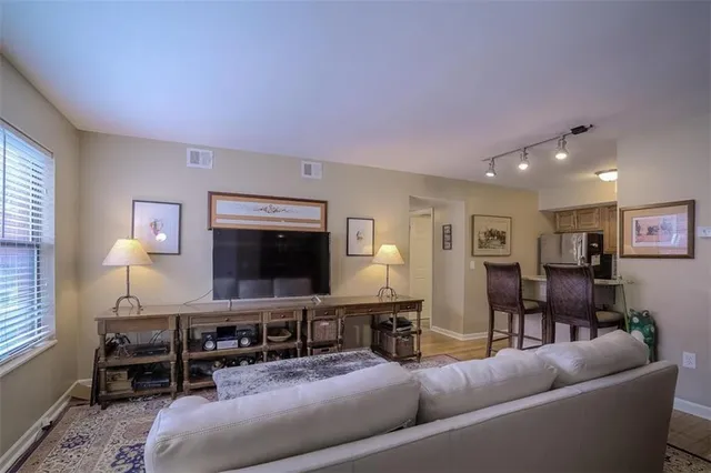 $199,900 | 935 Washington Street, Unit 104, Kansas City, MO 64105