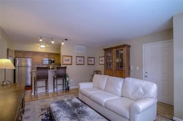 $199,900 | 935 Washington Street, Unit 104, Kansas City, MO 64105