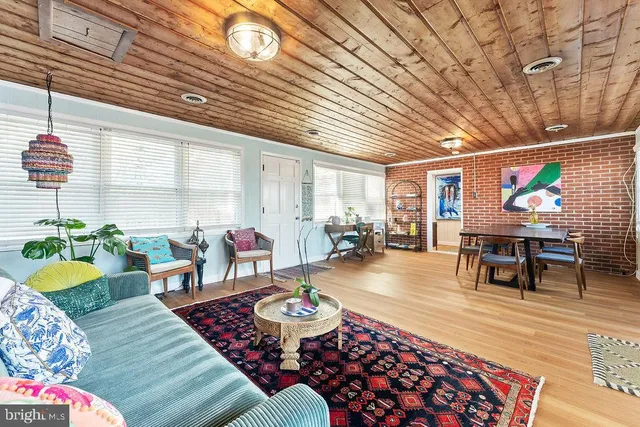 $550,000 | 601 Hanson Avenue, Fredericksburg, VA 22401