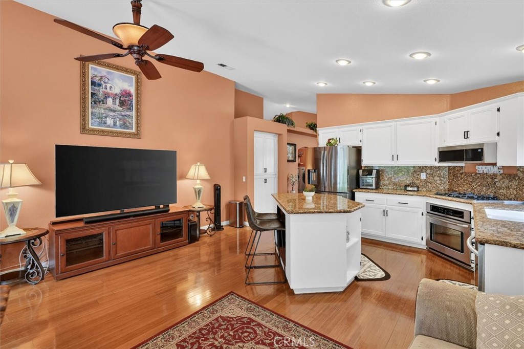 25845 Anderson Lane Stevenson Ranch, CA 91381 - Photo 11 of 34