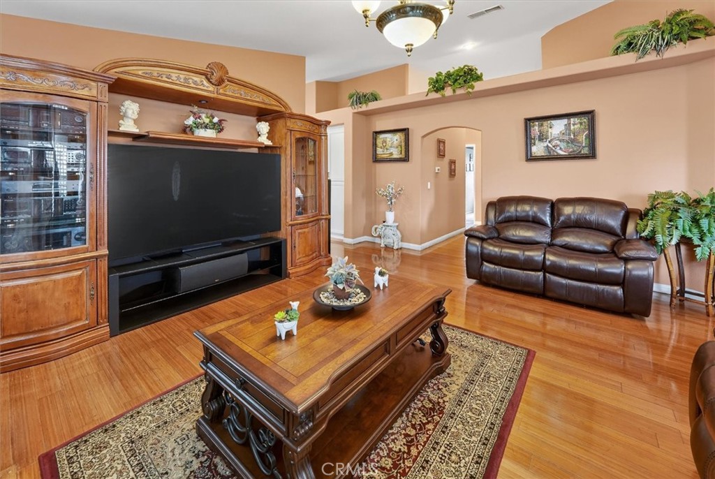 25845 Anderson Lane Stevenson Ranch, CA 91381 - Photo 5 of 34