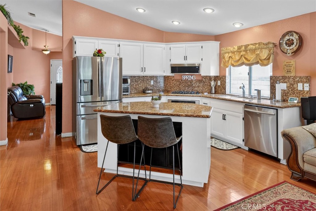 25845 Anderson Lane Stevenson Ranch, CA 91381 - Photo 8 of 34