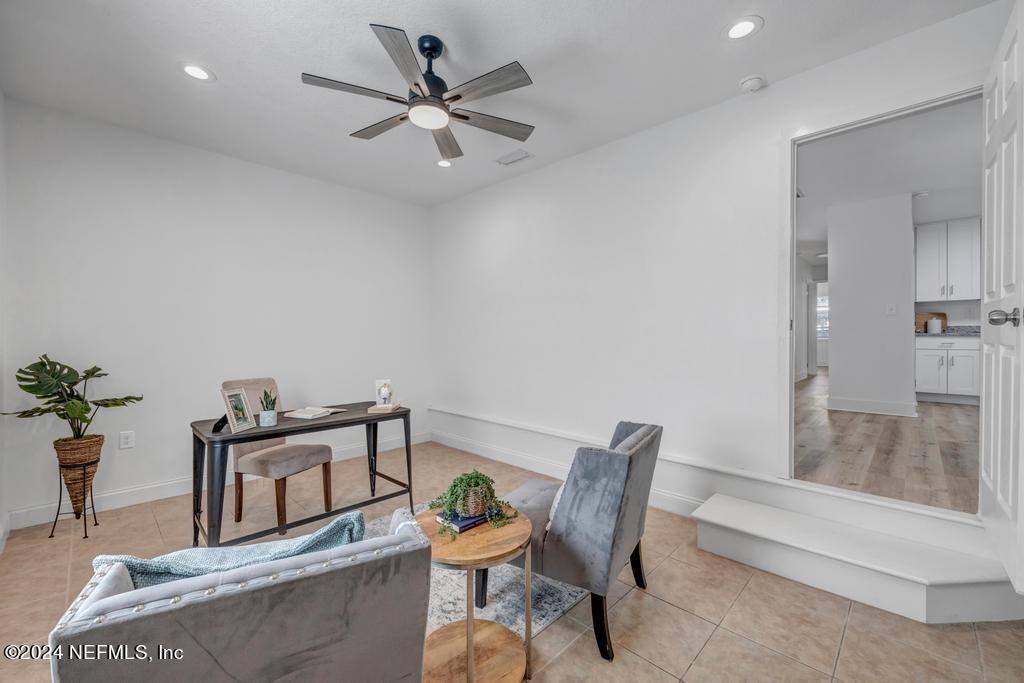 903 Royal Road St. Augustine, FL 32086 - Photo 20 of 32 a view of a livingroom with furniture