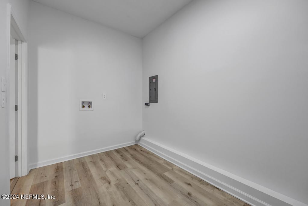 903 Royal Road St. Augustine, FL 32086 - Photo 29 of 32 a view of a small space with wooden floor and a window