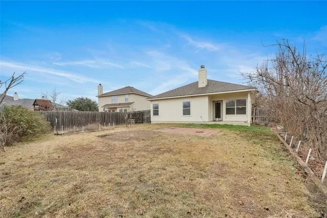 $1,900 | 107 Saul Street, Hutto, TX 78634