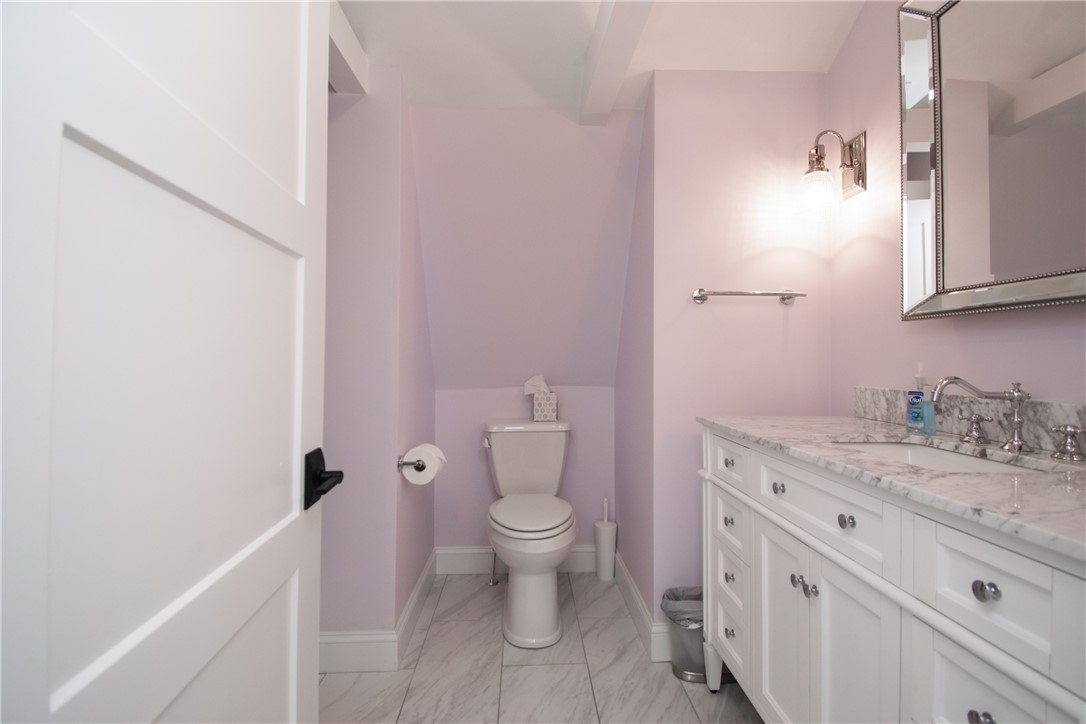 58 Collins Street Bristol, RI 02809 - Photo 29 of 37 Second Floor Bathroom