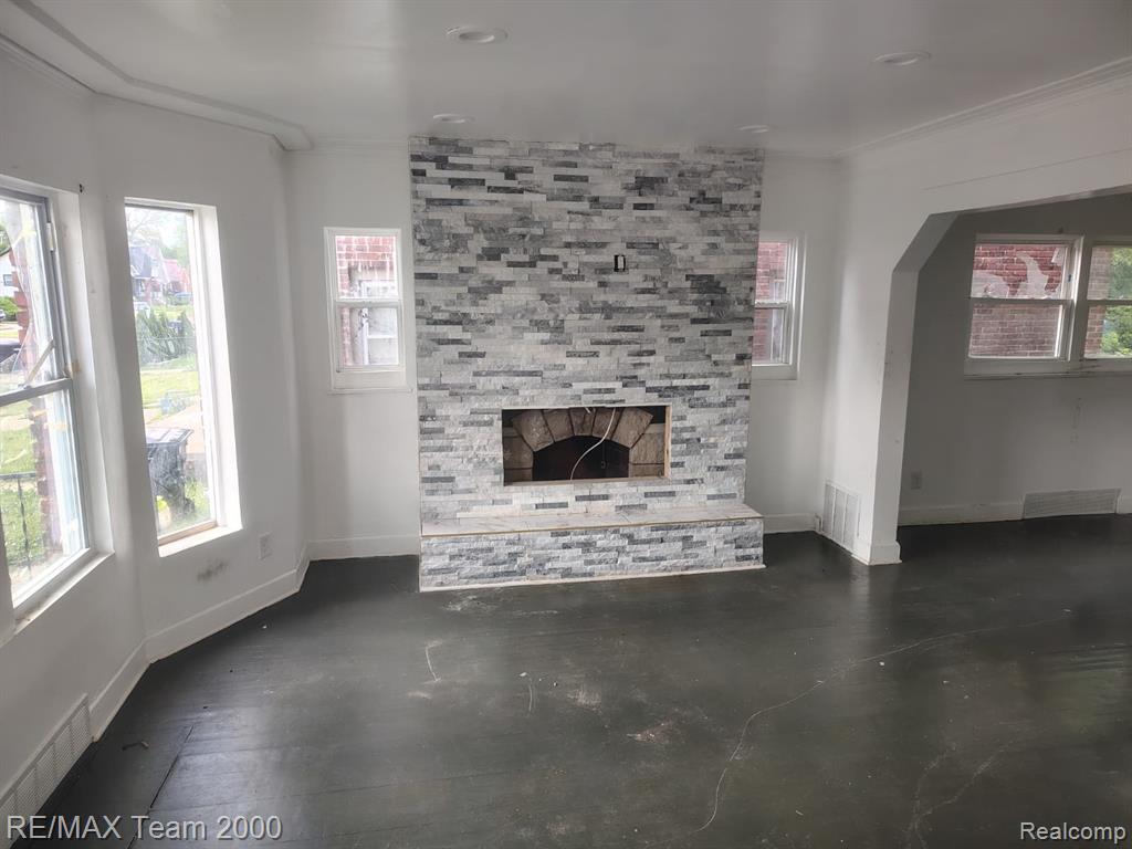 8860 Appoline Street Detroit, MI 48228 - Photo 6 of 45