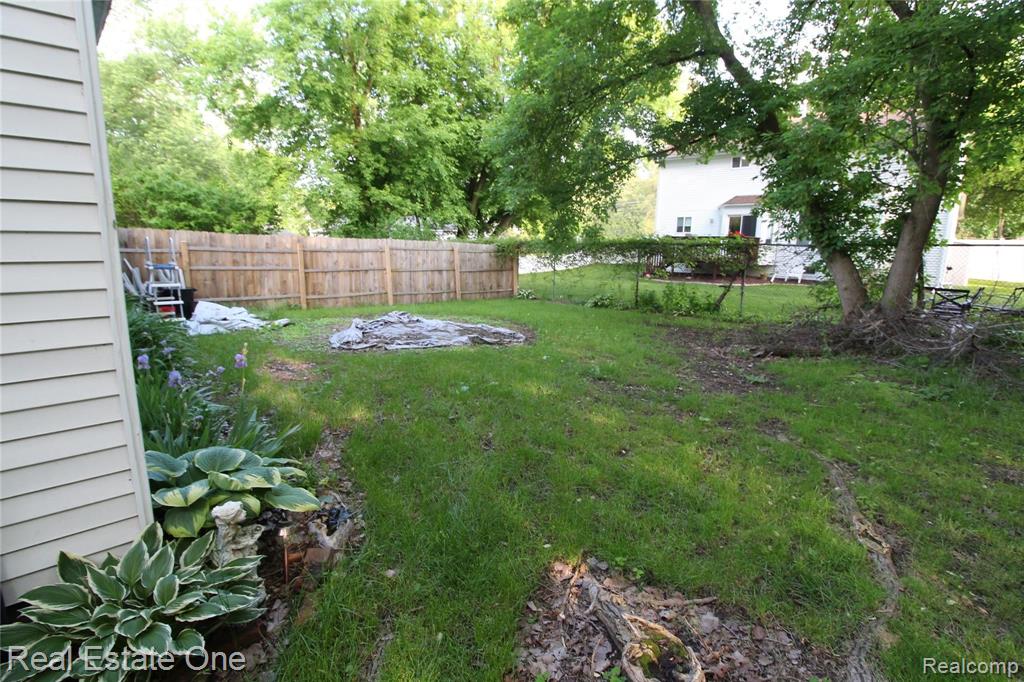 21517 Jacksonville Street Farmington Hills, MI 48336 - Photo 10 of 22