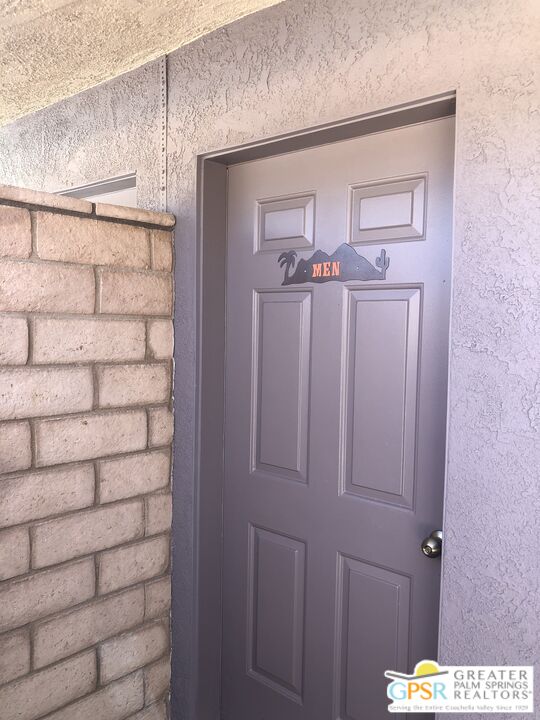 69525 Dillon Road, Unit 73 Desert Hot Springs, CA 92241 - Photo 23 of 48 a view of a small space