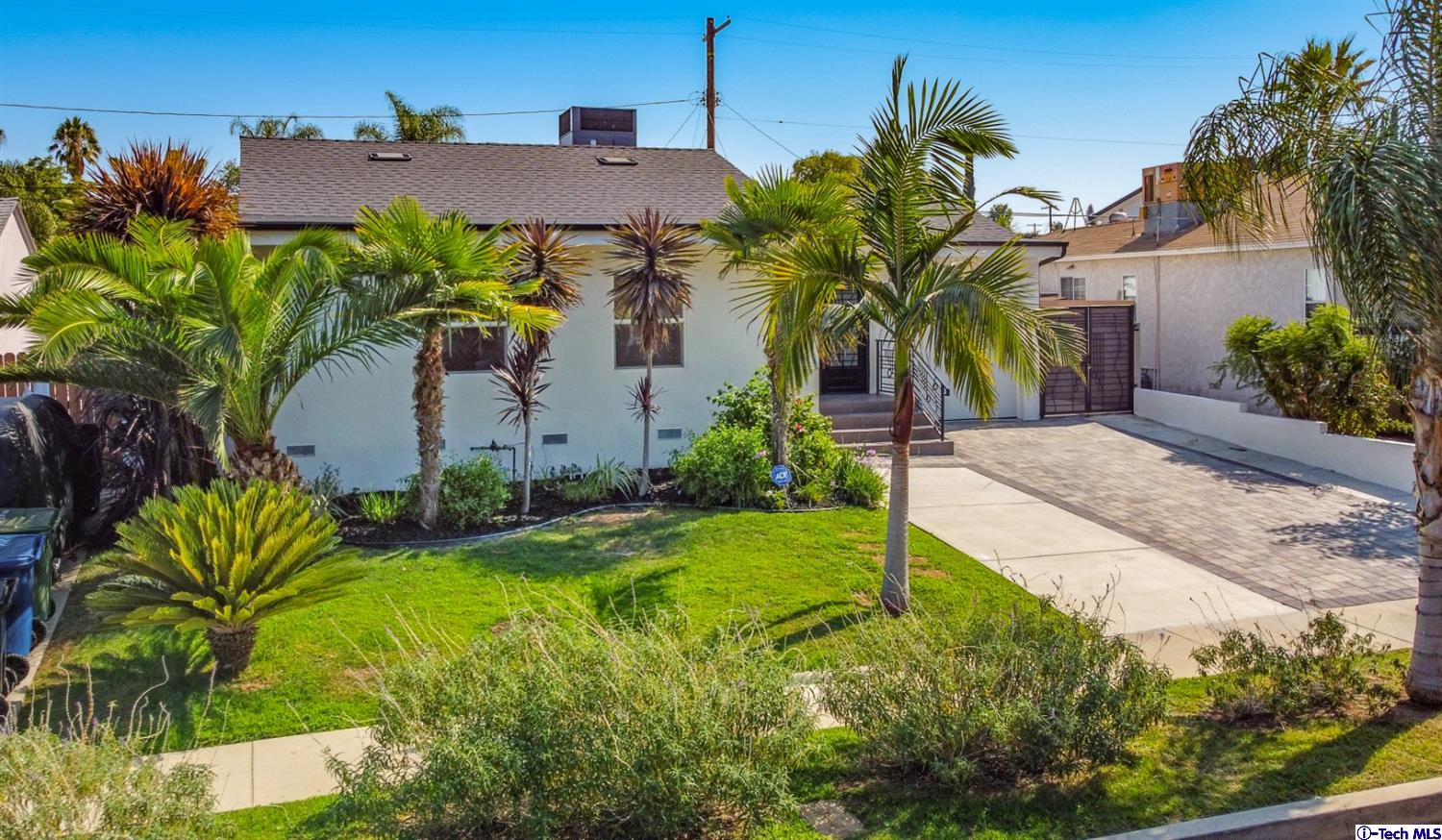 17804 Rhoda Street Encino, CA 91316 - Photo 3 of 24