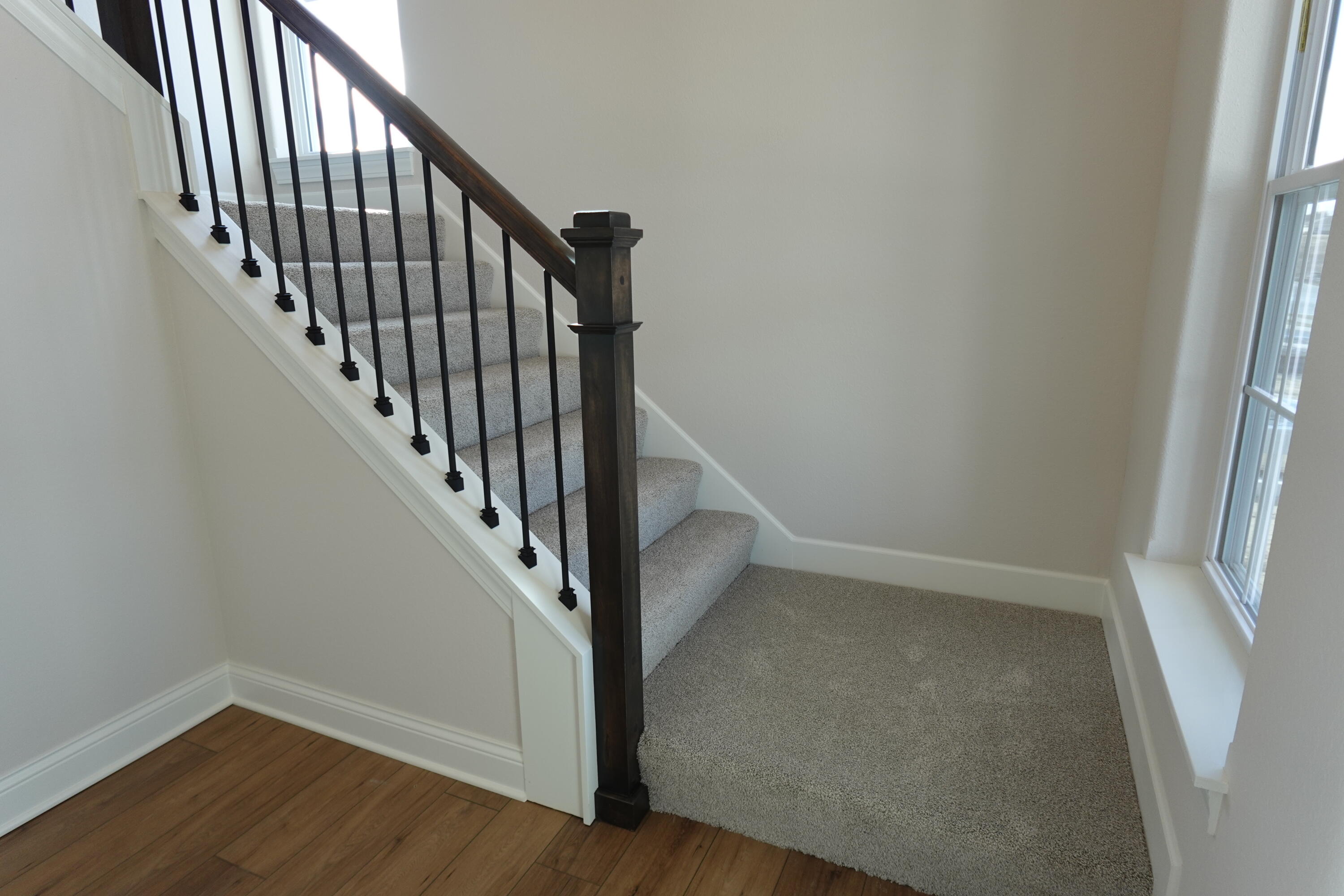 511 Woodside Court West Bend, WI 53095 - Photo 10 of 49 Foyer