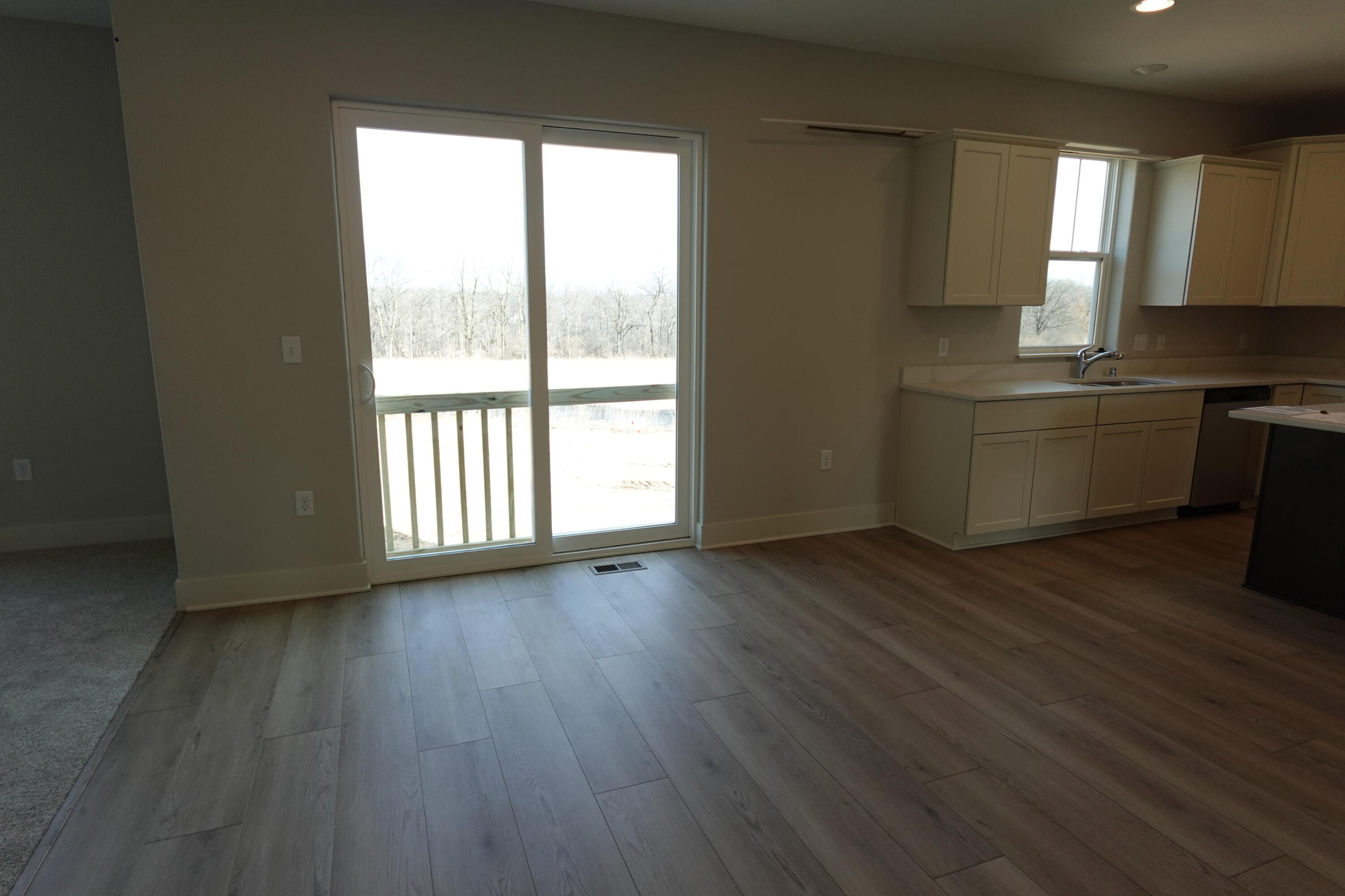 511 Woodside Court West Bend, WI 53095 - Photo 21 of 49 Dinette