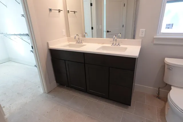 $574,990 | 511 Woodside Court, West Bend, WI 53095