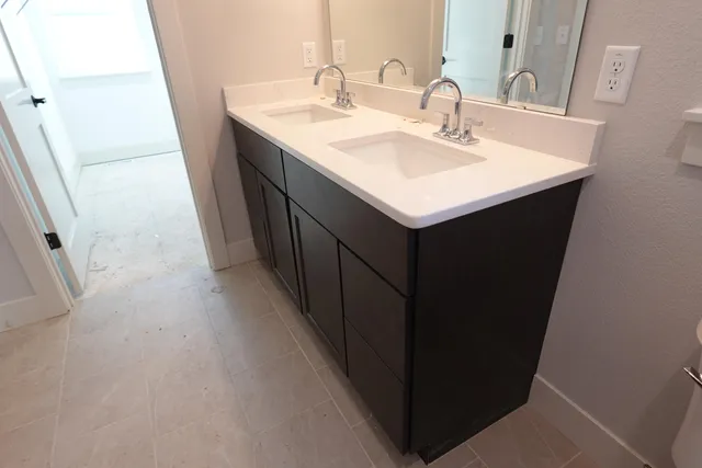 $574,990 | 511 Woodside Court, West Bend, WI 53095