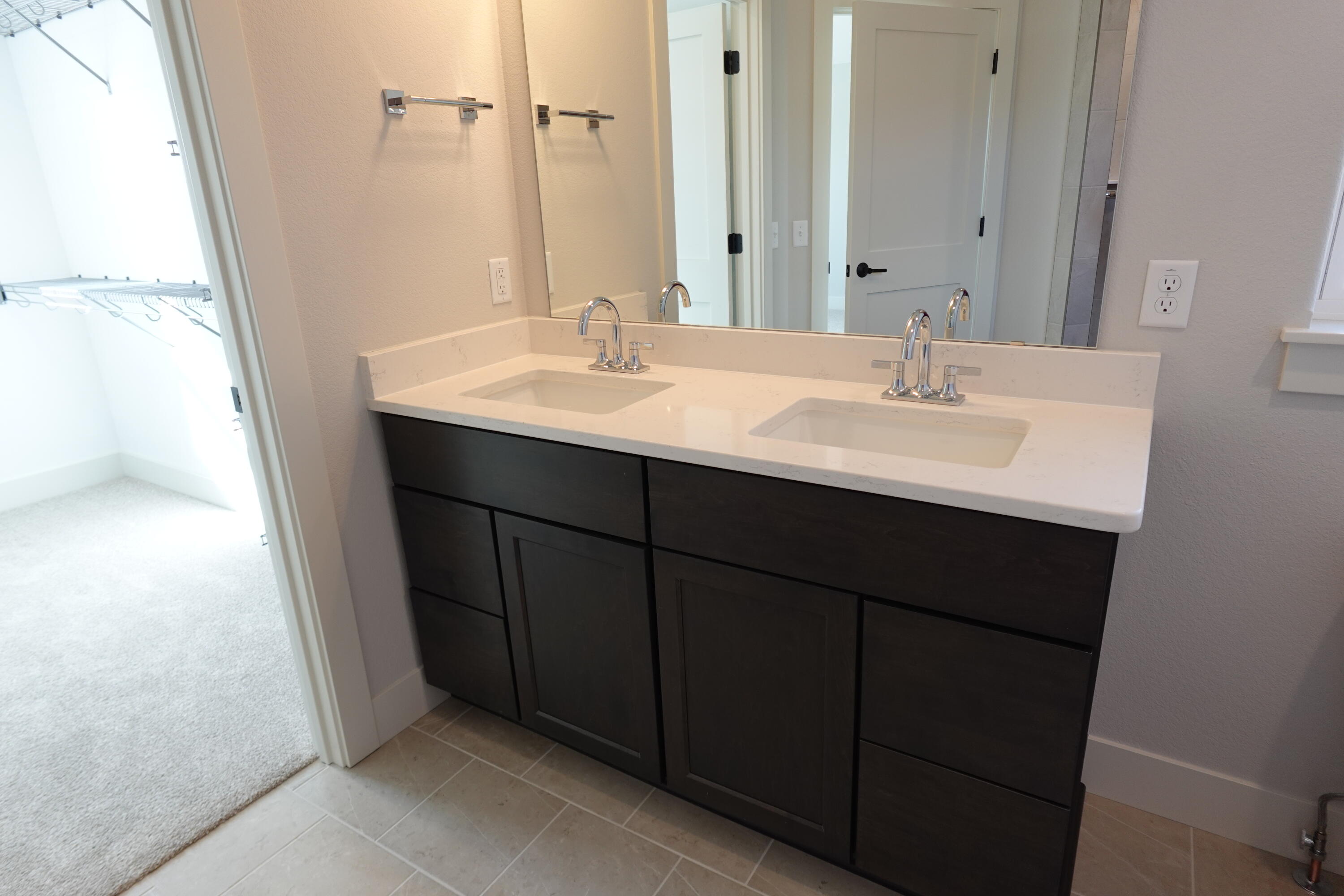 511 Woodside Court West Bend, WI 53095 - Photo 36 of 49 Master Bath