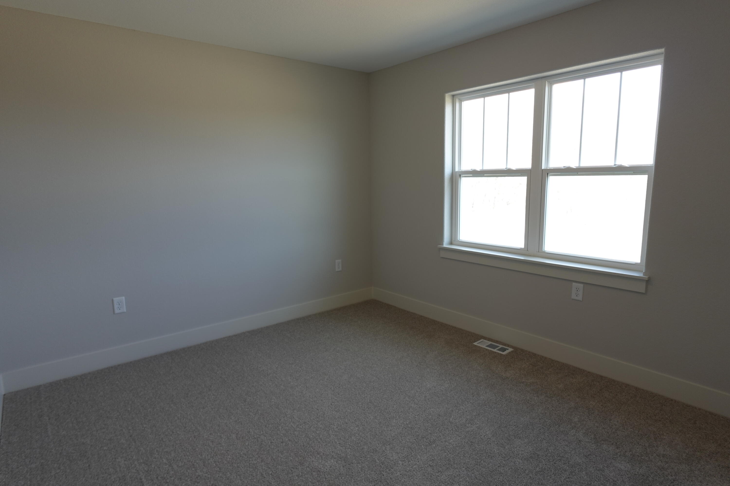 511 Woodside Court West Bend, WI 53095 - Photo 41 of 49 Bedroom 3