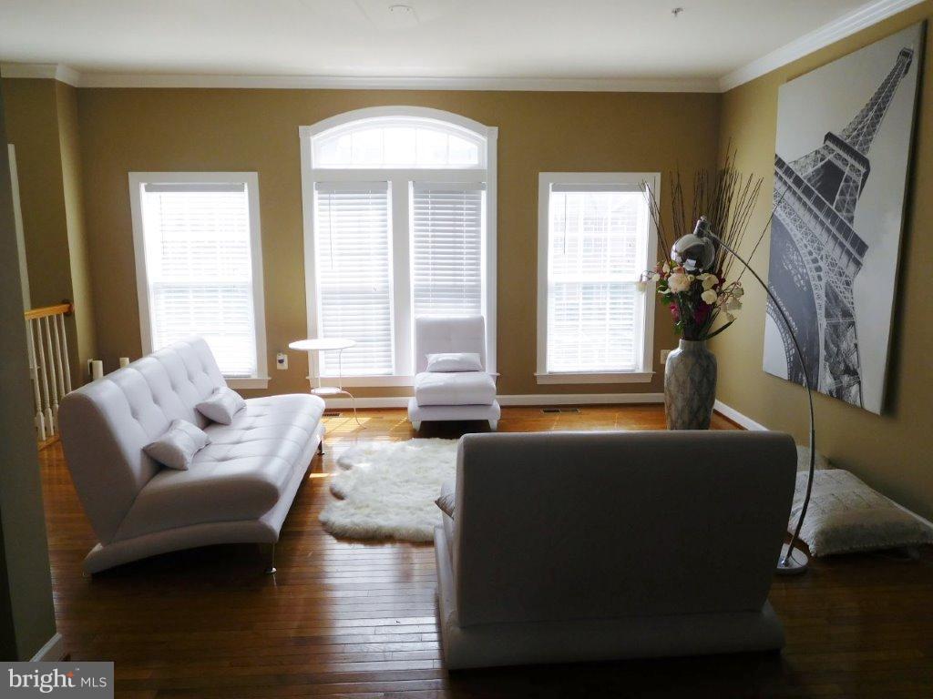 1550 Rutland Way Hanover, MD 21076 - Photo 8 of 10 Living Room
