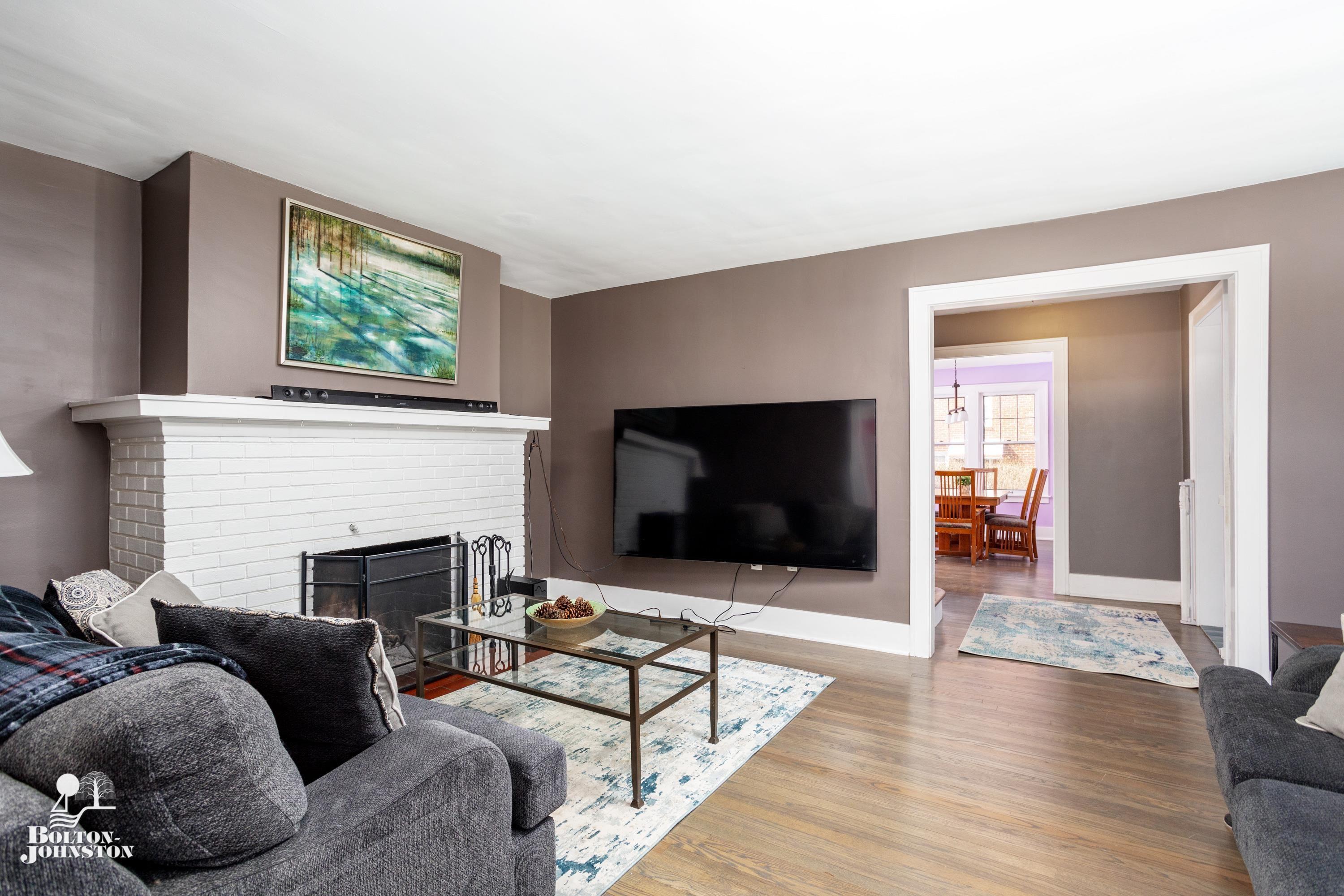1497 Hawthorne Road Grosse Pointe, MI 48236 - Photo 16 of 52 50104048-15.JPG