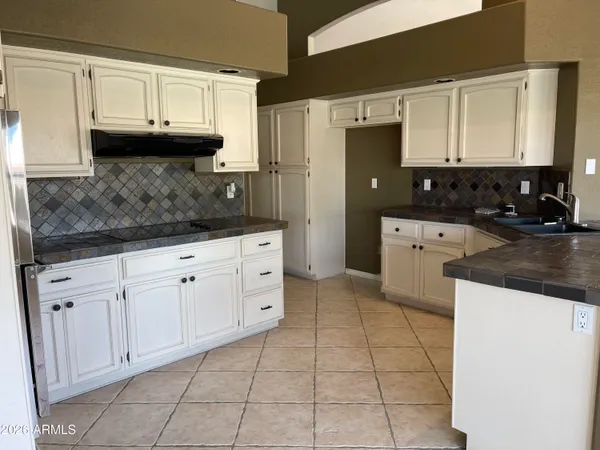 $2,850 | 6335 West Donald Drive, Glendale, AZ 85310