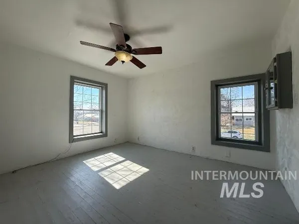 $322,500 | 902 East Main Street, Weiser, ID 83672