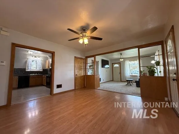 $322,500 | 902 East Main Street, Weiser, ID 83672