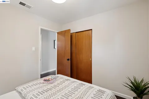 $995,000 | 328 Sand Beach Road, Alameda, CA 94501