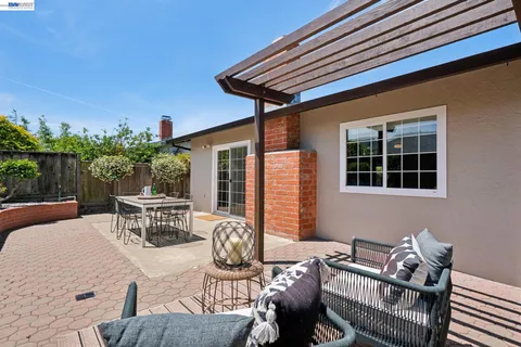 $995,000 | 328 Sand Beach Road, Alameda, CA 94501