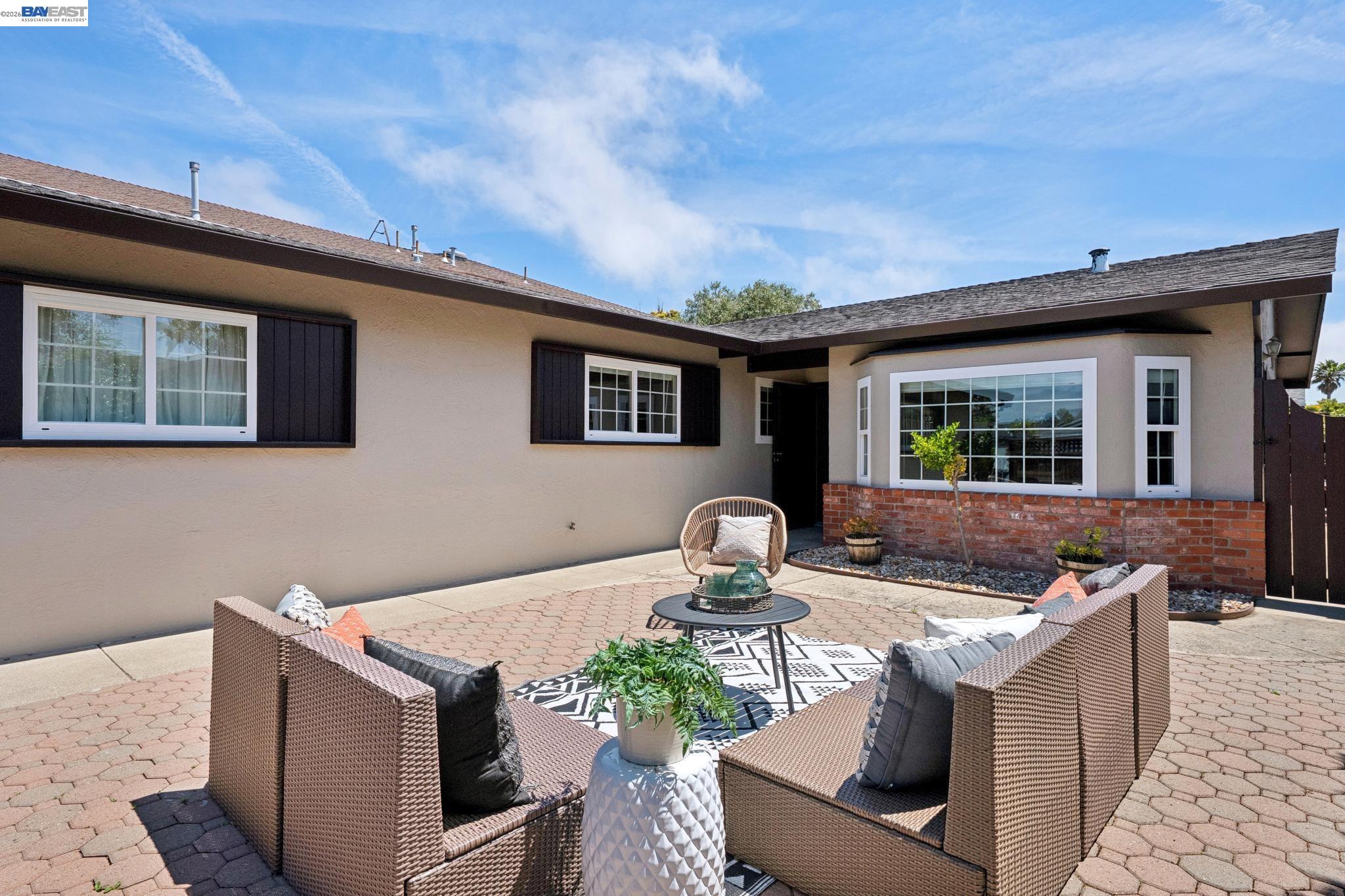 328 Sand Beach Road Alameda, CA 94501 - Photo 6 of 48