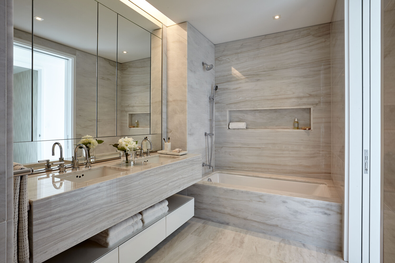 200 East 59th Street, Unit 25D Manhattan, NY 10022 - Photo 7 of 16