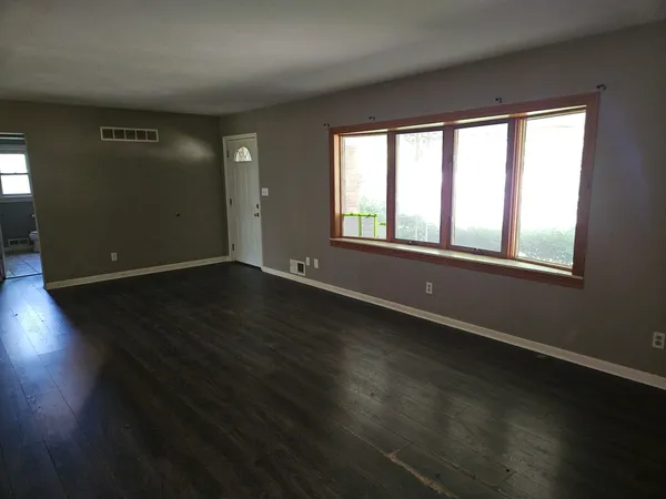 $135,000 | 420 South Wood Street, Nashville, IL 62263